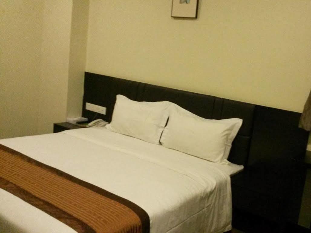 The Corum View Hotel Bayan Lepas Bagian luar foto